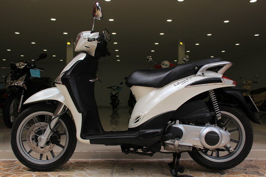 Sơn xe Liberty 125 màu trắng zin uy tín