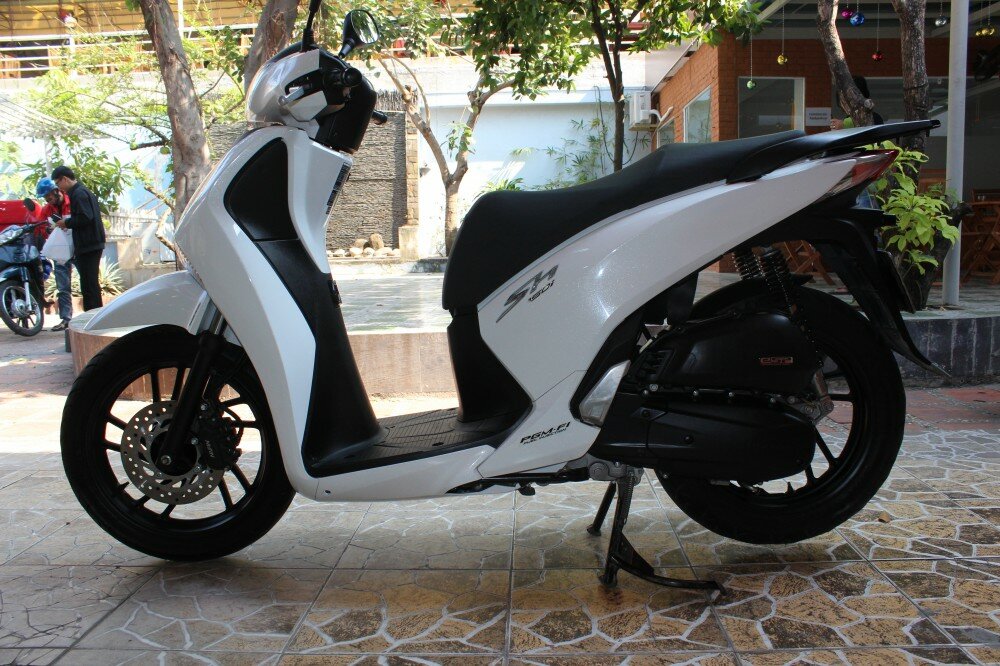 Sơn SH 125i lên Sporty